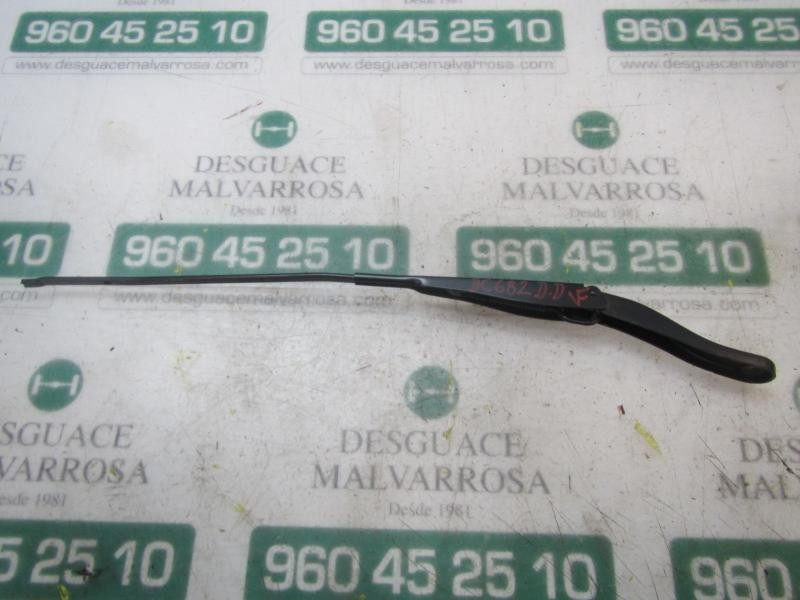 Recambio de brazo limpia delantero derecho para dacia sandero essential referencia OEM IAM 288869727R  