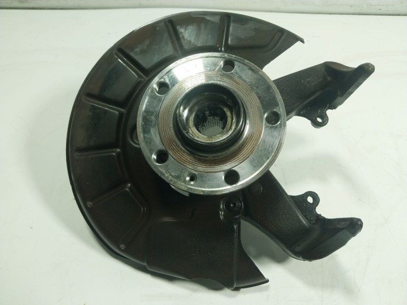 Recambio de mangueta delantera derecha para skoda yeti 1.2 tsi referencia OEM IAM 1K0407256T  