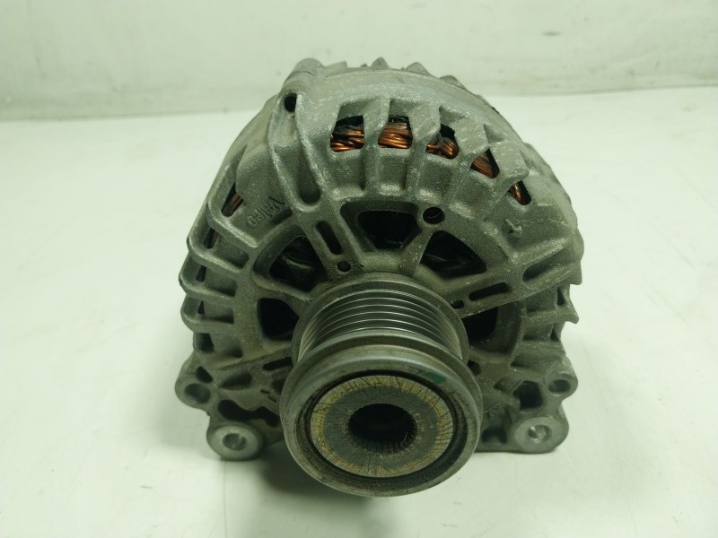 Recambio de alternador para seat leon (5f1) 1.6 tdi referencia OEM IAM 04L903021D 04L903021D 