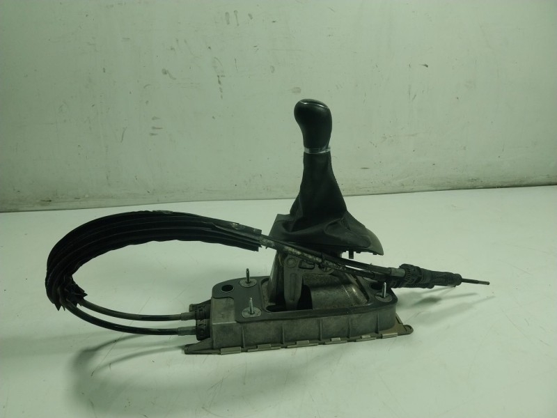 Recambio de palanca cambio para skoda yeti 1.2 tsi referencia OEM IAM 1K0711050A 5K0711049 