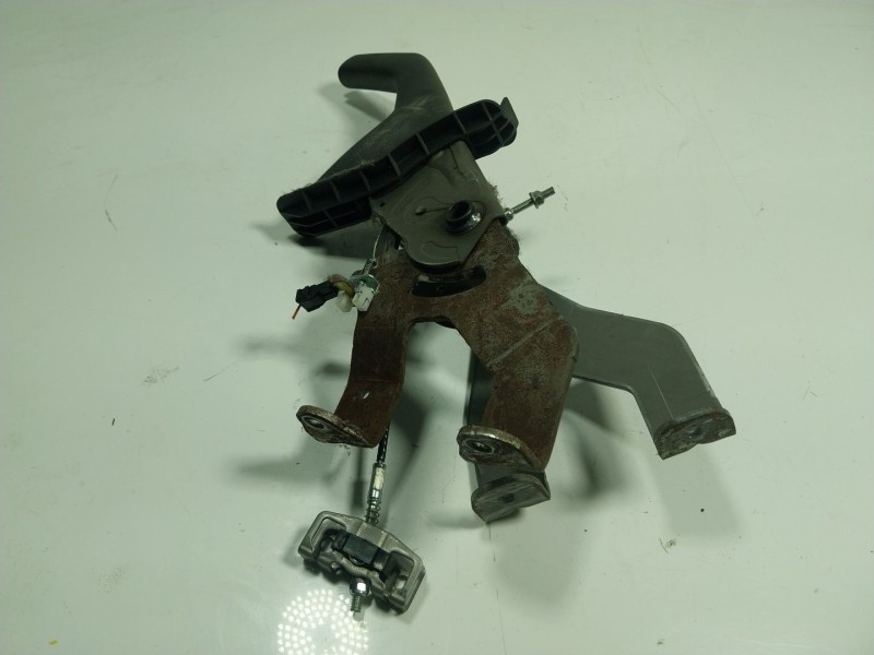 Recambio de palanca freno de mano para kia carens iv 1.7 crdi referencia OEM IAM 59710A4000  