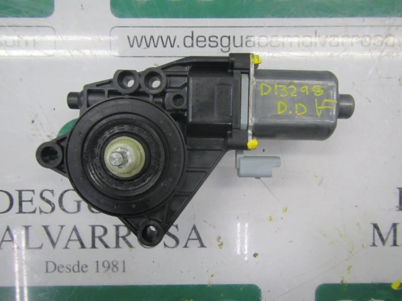 Recambio de motor elevalunas delantero derecho para hyundai i30 1.6 crdi cat referencia OEM IAM 824602R000  
