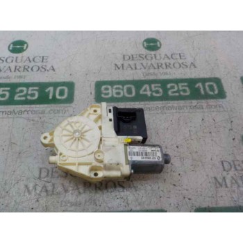 MOTOR ELEVALUNAS TRASERO DERECHO 827306548R 827306548R 