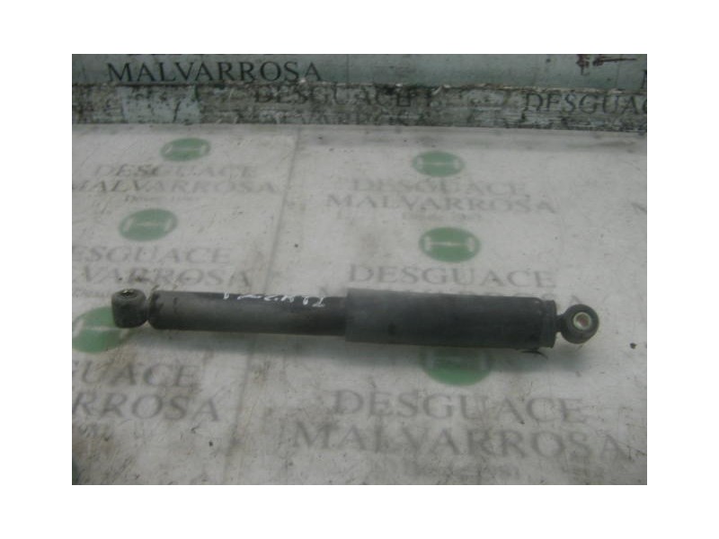 Recambio de amortiguador trasero izquierdo para nissan trade 100 referencia OEM IAM   