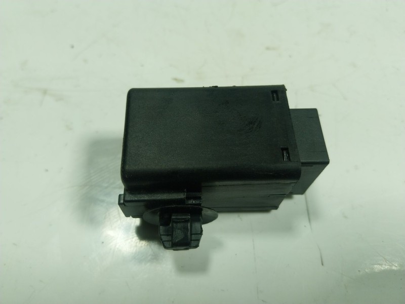Recambio de modulo electronico para kia carens iv 1.7 crdi referencia OEM IAM 952402W100 952402W100 