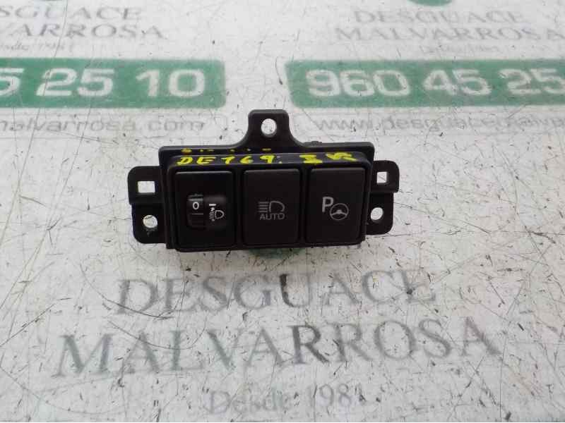 Recambio de mando multifuncion para toyota c-hr hybrid active referencia OEM IAM 8415202080  