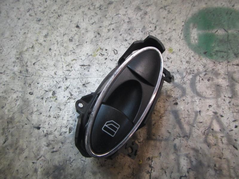 Recambio de mando elevalunas trasero derecho para mercedes-benz clase cls (w219) 3.5 v6 cat referencia OEM IAM A21182199587C45  