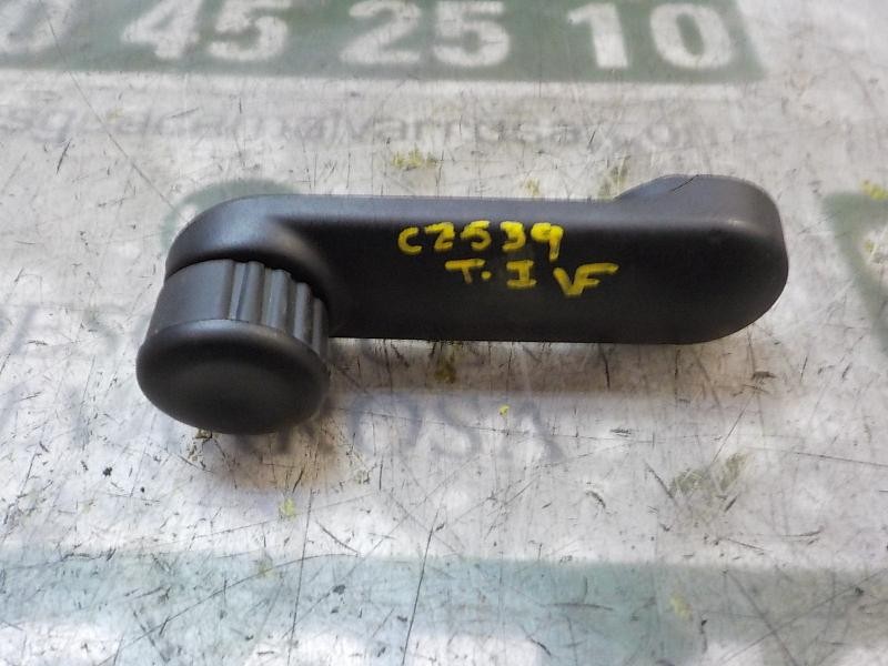 Recambio de maneta elevalunas trasera izquierda para dacia lodgy 1.5 dci diesel fap cat referencia OEM IAM 8200673745  