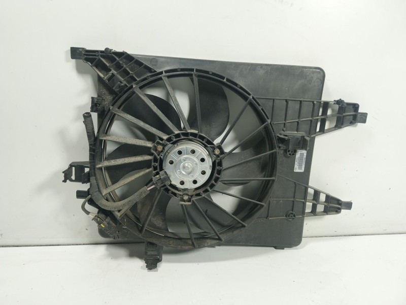 Recambio de electroventilador para renault kangoo z.e. referencia OEM IAM  8200427466 