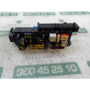 CAJA RELES / FUSIBLES A2049001402 016706581A 016706581A