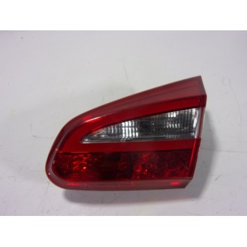 PILOTO TRASERO DERECHO INTERIOR 92404A2200 