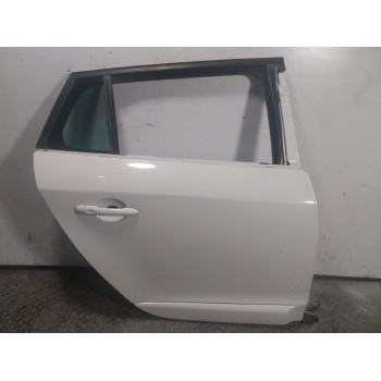PUERTA TRASERA DERECHA 821004555R 
