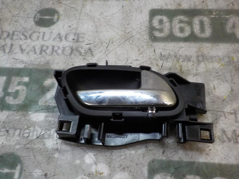 Recambio de maneta interior delantera derecha para peugeot 3008 1.6 hdi fap referencia OEM IAM   
