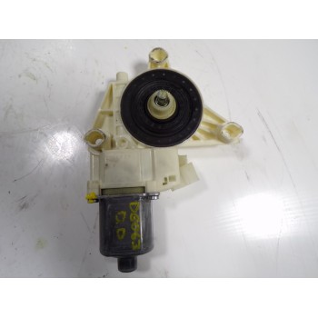 MOTOR ELEVALUNAS DELANTERO DERECHO A2048200242 A2048200242 0130822502