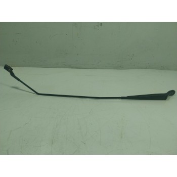 BRAZO LIMPIA DELANTERO DERECHO 