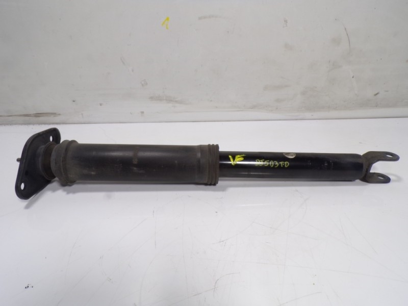 Recambio de amortiguador trasero derecho para ssangyong korando premium 4x2 referencia OEM IAM 4530134000 4531034000 