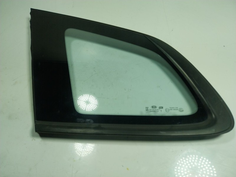 Recambio de cristal custodia trasero izquierdo para kia carens iv 1.7 crdi referencia OEM IAM 87810A4000  