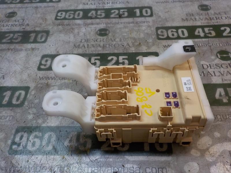 Recambio de caja reles / fusibles para toyota rav 4 2.0 d-4d cat referencia OEM IAM 8273042811 8922142300 2380005882