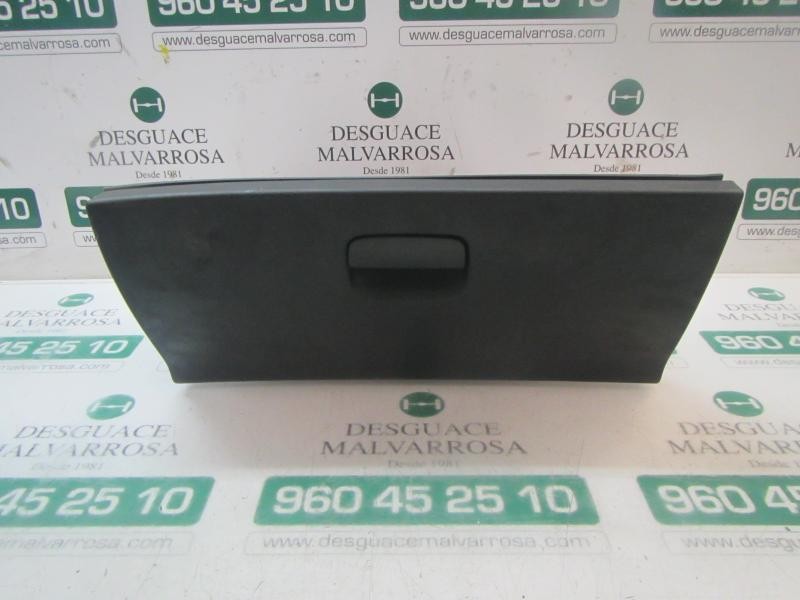 Recambio de guantera para peugeot 308 1.6 16v referencia OEM IAM 8226LE  