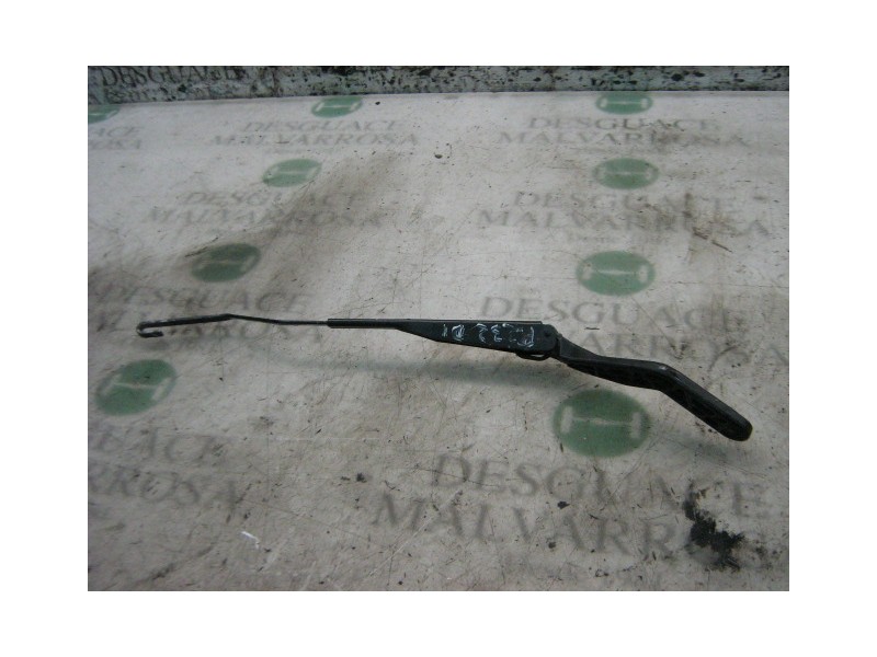 Recambio de brazo limpia delantero izquierdo para peugeot 106 (s1) kid referencia OEM IAM   