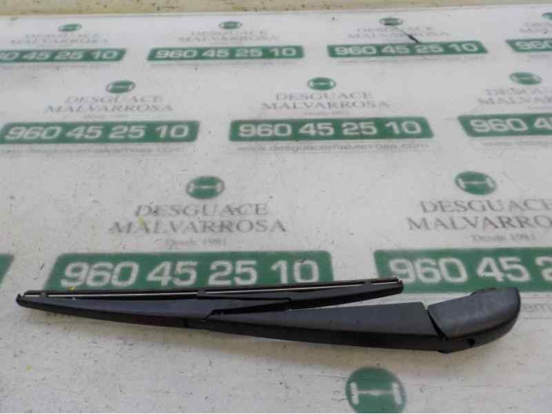 Recambio de brazo limpia trasero para toyota corolla wagon 2.0 16v hybrid referencia OEM IAM 8524102090  