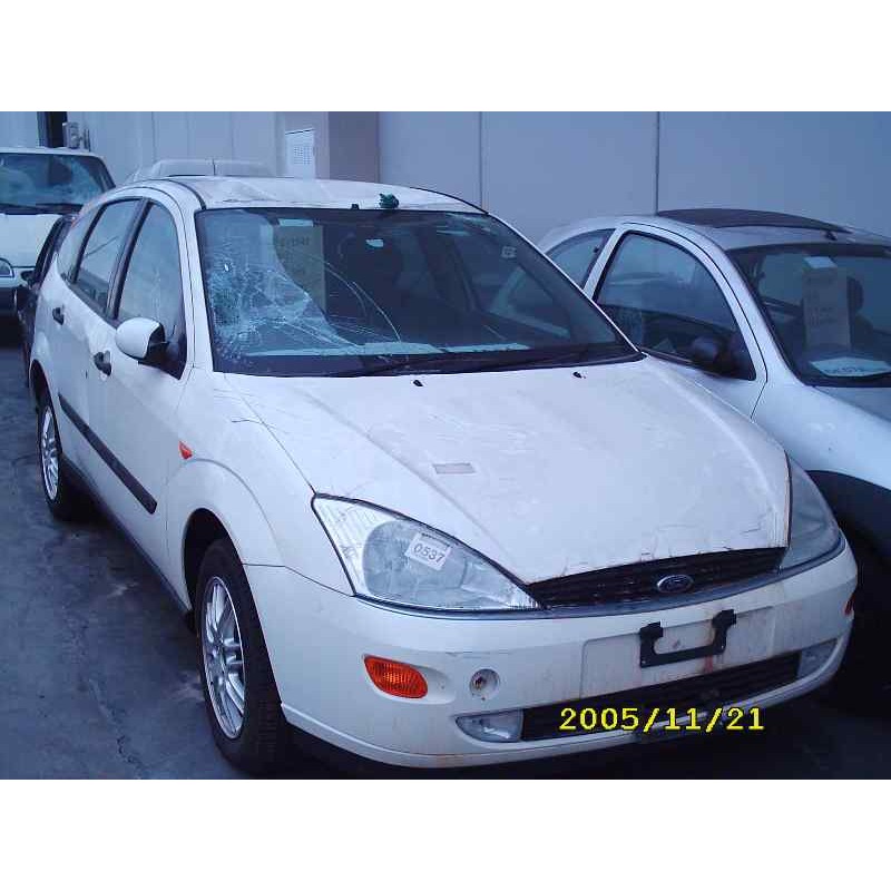 ford focus berlina (cak) del año 2000