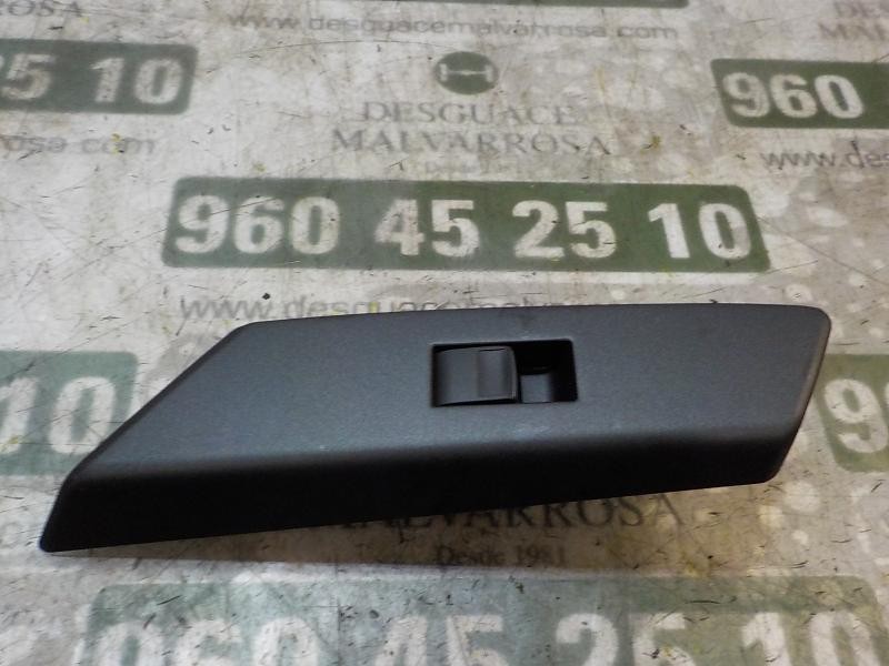 Recambio de mando elevalunas trasero izquierdo para toyota rav 4 2.0 d-4d cat referencia OEM IAM 8481052030  