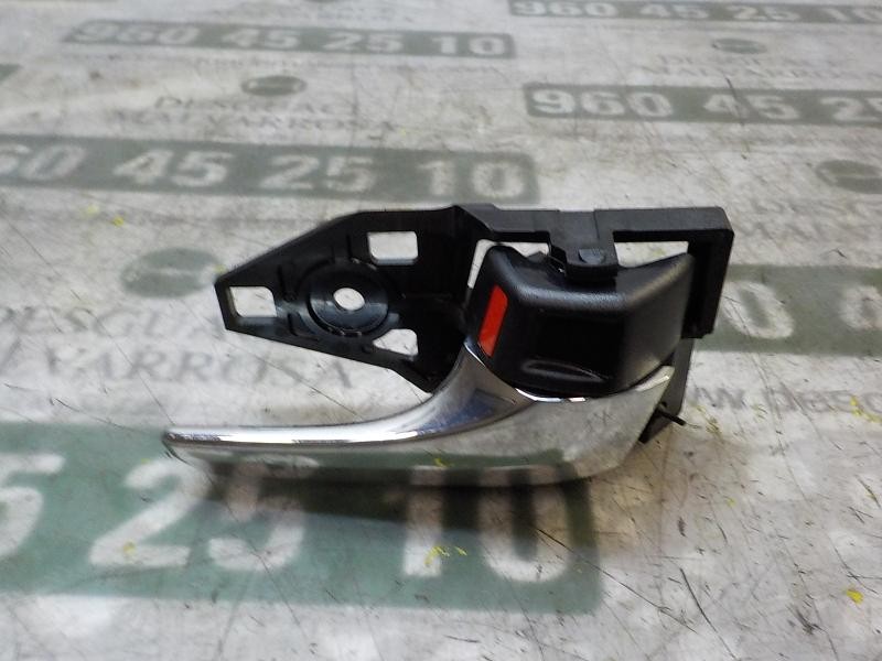 Recambio de maneta interior trasera derecha para toyota rav 4 2.0 d-4d cat referencia OEM IAM 6920533111C0  