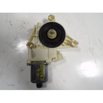 MOTOR ELEVALUNAS TRASERO DERECHO A2048200642 A2048200642 0130822504