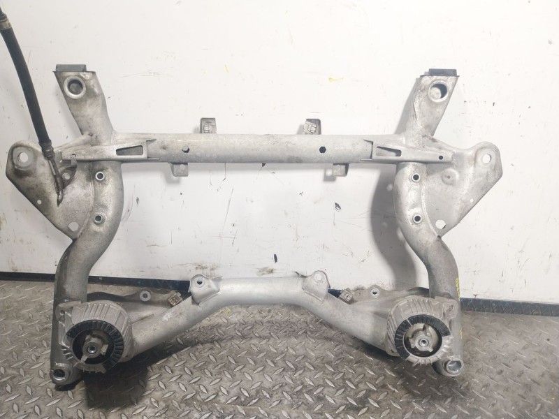 Recambio de puente delantero para mercedes-benz clase c (w204) berlina 2.1 cdi cat referencia OEM IAM A2046280757  