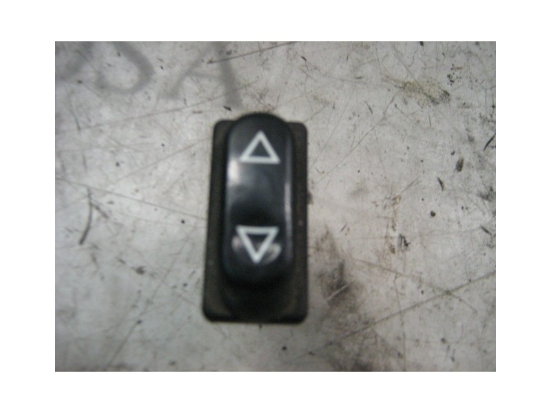 Recambio de mando elevalunas trasero izquierdo para peugeot 106 (s1) kid referencia OEM IAM   