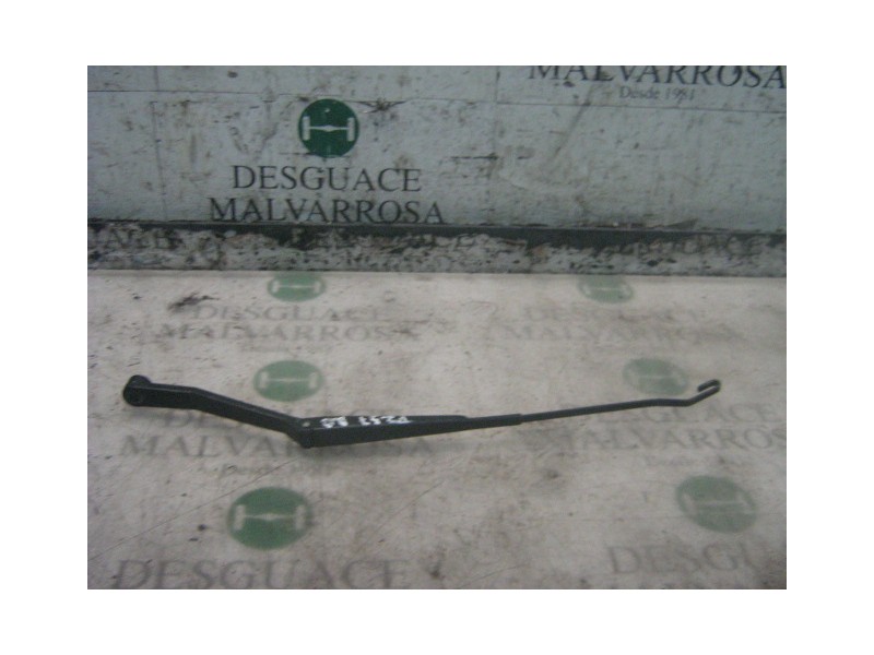 Recambio de brazo limpia delantero derecho para tata safari 2.0 d ex referencia OEM IAM   