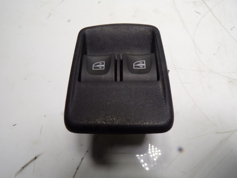 Recambio de mando elevalunas delantero izquierdo para dacia sandero 1.0 12v cat referencia OEM IAM 254117873R 10075827 