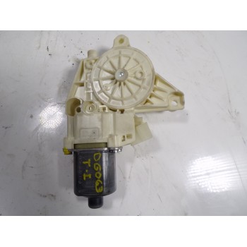 MOTOR ELEVALUNAS TRASERO IZQUIERDO A2048200542 A2048200542 0130822505