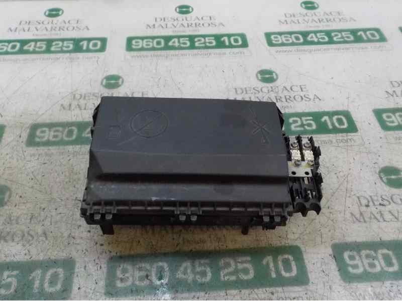 Recambio de caja reles / fusibles para opel astra j lim. 2.0 16v cdti referencia OEM IAM 13343981  
