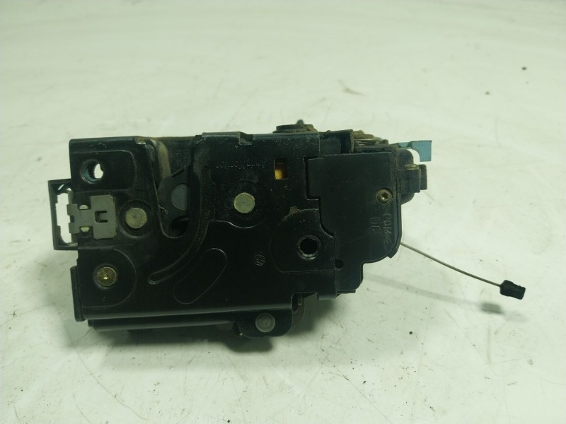 Recambio de cerradura puerta trasera derecha para volkswagen touareg (7la) tdi r5 referencia OEM IAM 7L0839016D 991610101 