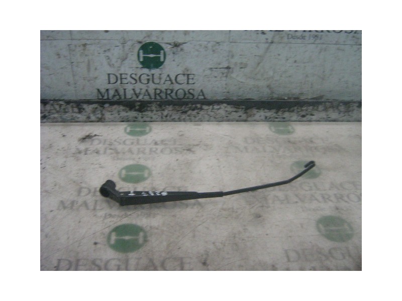 Recambio de brazo limpia trasero para tata safari 2.0 d ex referencia OEM IAM   