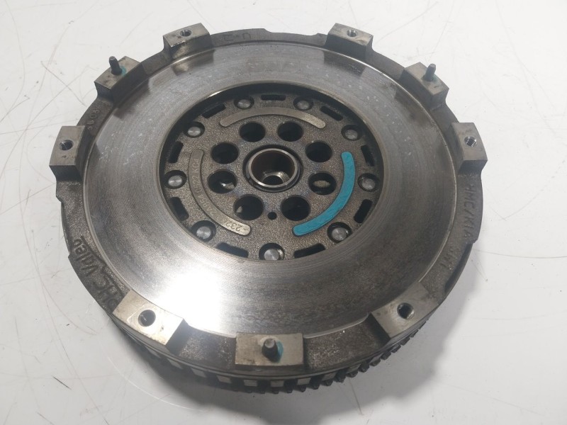 Recambio de volante motor para hyundai i40 i (vf) 1.7 crdi referencia OEM IAM 232002A854 232002A854 