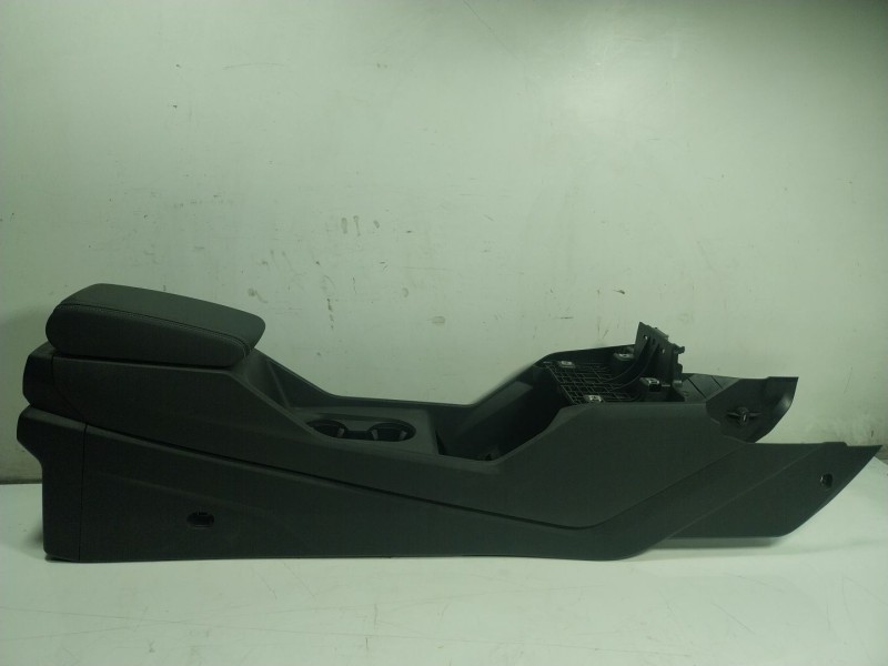 Recambio de apoyabrazos central para audi q4 e-tron aq4e f4bac3 referencia OEM IAM 8Y0864207ARNY  89A863242A4PK