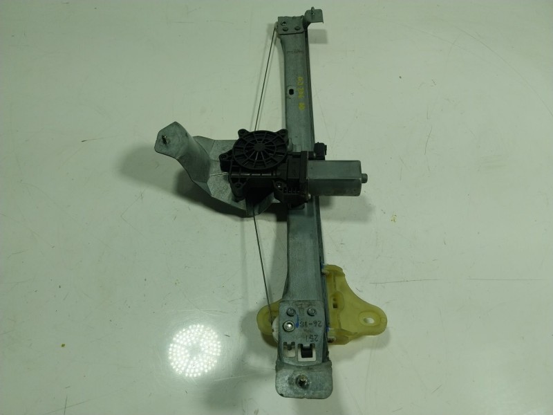 Recambio de elevalunas delantero derecho para renault zoe 68 kw referencia OEM IAM  807206641R 