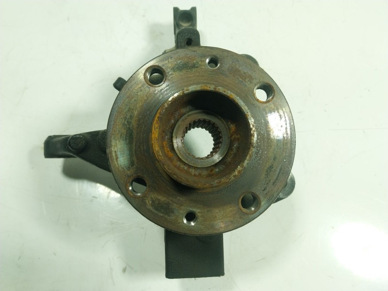 Recambio de mangueta delantera derecha para renault zoe 68 kw referencia OEM IAM   