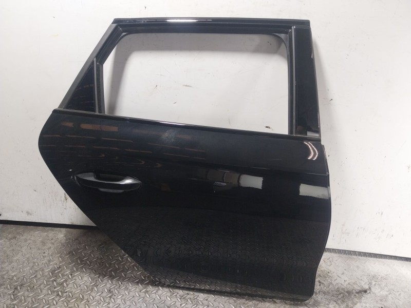 Recambio de puerta trasera derecha para cupra leon sportstourer (kl8) 1.4 tsi phev referencia OEM IAM 5FE833052C  