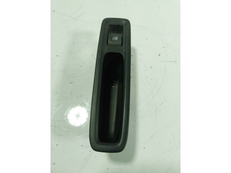 Recambio de mando elevalunas delantero derecho para dacia sandero 0.9 tce referencia OEM IAM  5 PINS 