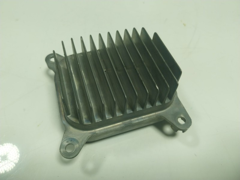 Recambio de modulo electronico para tesla model y ev a las 4 ruedas referencia OEM IAM 153292502C  P153292502C