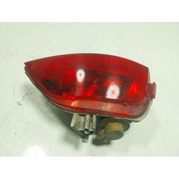 PILOTO TRASERO ANTINIEBLA DERECHO 265804720R 