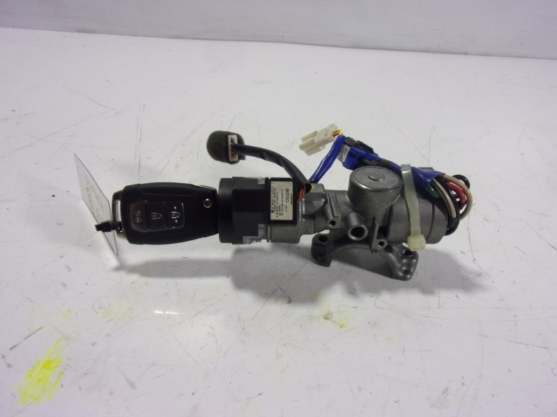 Recambio de antirrobo para ssangyong korando premium 4x2 referencia OEM IAM  K8697034001 