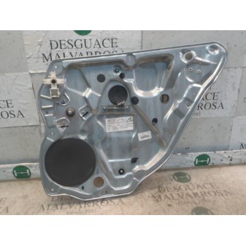 ELEVALUNAS TRASERO DERECHO 