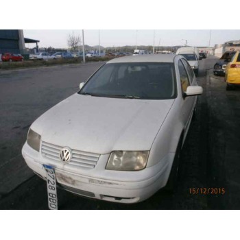 VOLKSWAGEN BORA BERLINA (1J2)