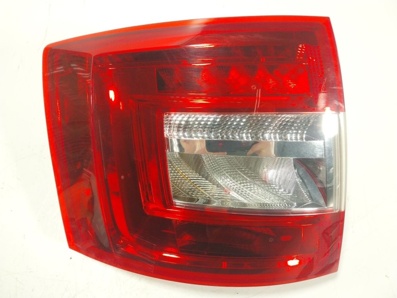 Recambio de piloto trasero izquierdo para skoda octavia iii combi (5e5, 5e6) 2.0 tdi referencia OEM IAM  5E9945095B 