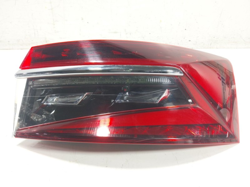 Recambio de piloto trasero derecho para skoda superb iii (3v3) 2.0 tdi referencia OEM IAM  3V5945208C 